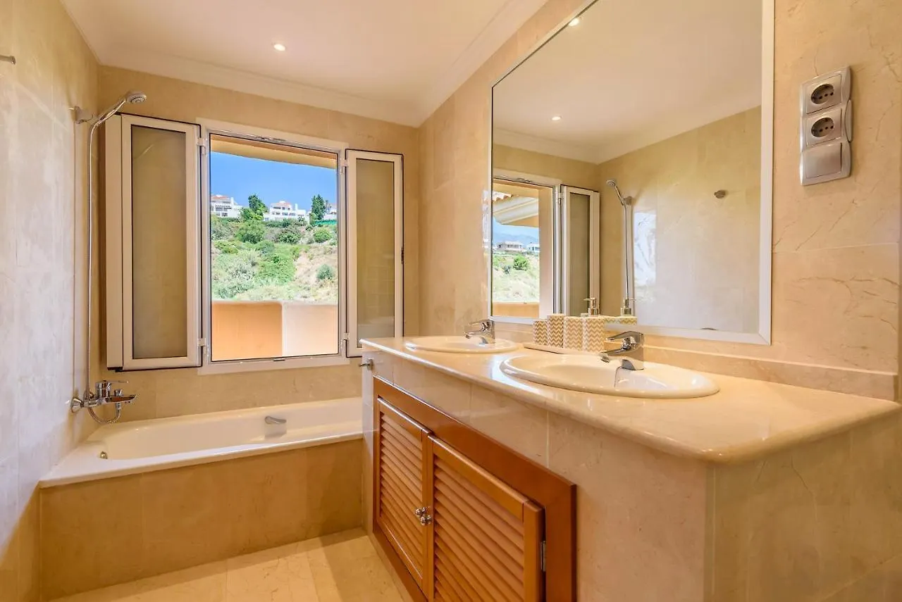 Alcam Aloha Deluxe 42 Apartment Marbella